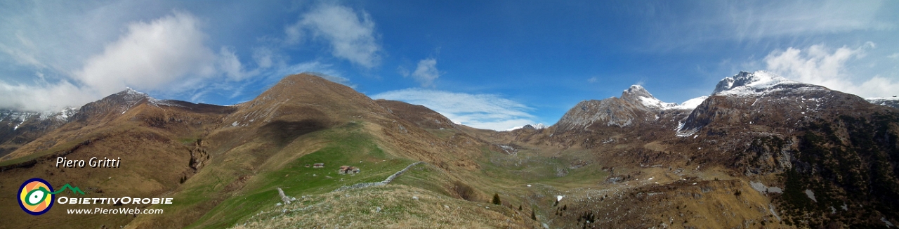 46-3 Panoramica dalla Baita Zuccone alla Casera di Vedro con Arera e Corna Piana.jpg